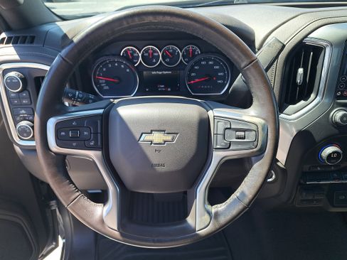 Used 2020 Chevrolet Silverado 1500 LT w/ Convenience Package image 17