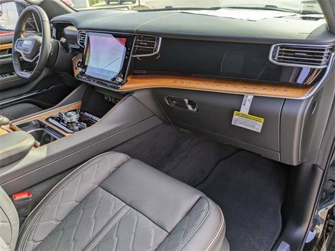 New 2024 Jeep Grand Wagoneer Series III image 43
