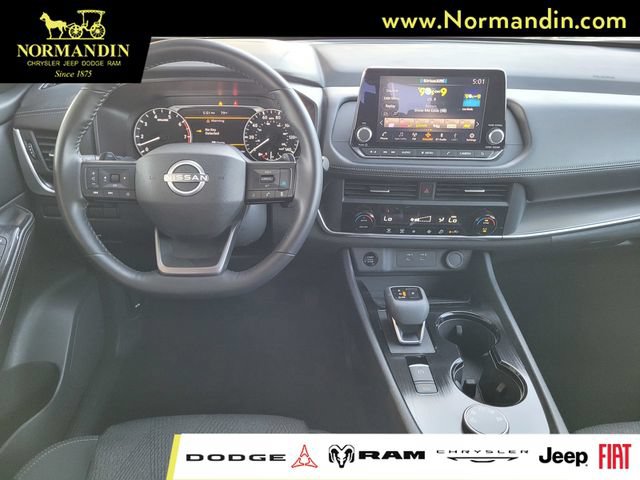 Used 2025 Nissan Rogue SV AWD/4WD image 7