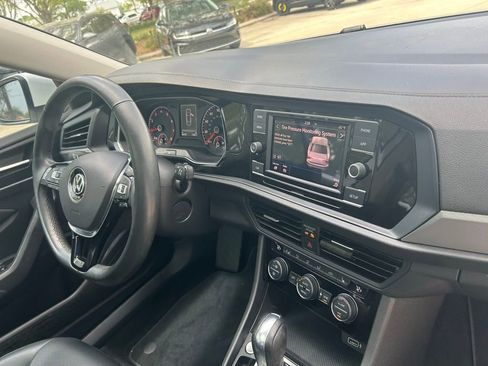 Used 2019 Volkswagen Jetta SE image 34