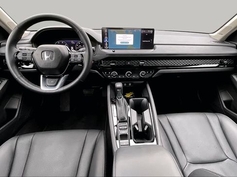 Used 2025 Honda Accord Touring image 16
