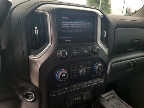 Used 2022 Chevrolet Silverado 1500 LT Trail Boss w/ Safety Package AWD/4WD image 18