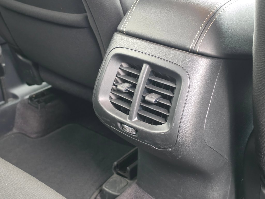 Used 2018 Jeep Cherokee Latitude w/ Safety Group AWD/4WD image 19