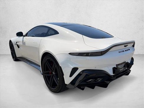 Used 2025 Aston Martin V8 Vantage Coupe RWD image 3