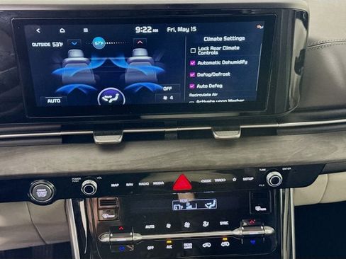 Used 2024 Kia Carnival EX FWD image 34