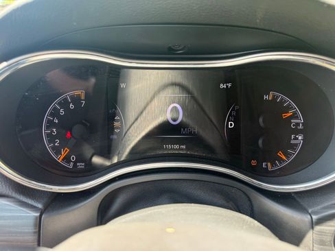 Used 2019 Jeep Grand Cherokee Limited AWD/4WD image 10