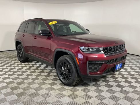 New 2026 Jeep Grand Cherokee Altitude AWD/4WD image 10