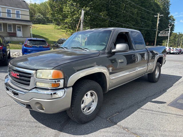 Used 2003 GMC Sierra 1500 SLE w/ Off-Road Package AWD/4WD image 3