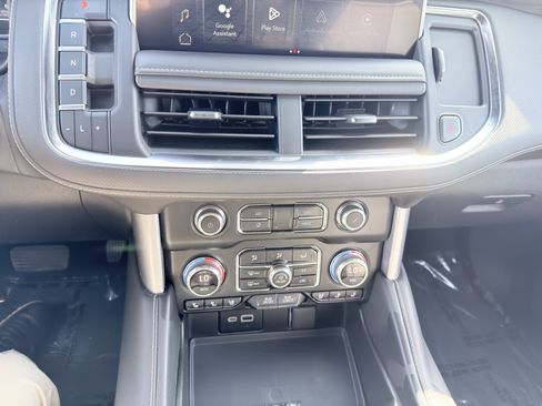 Used 2024 GMC Yukon SLT AWD/4WD image 32