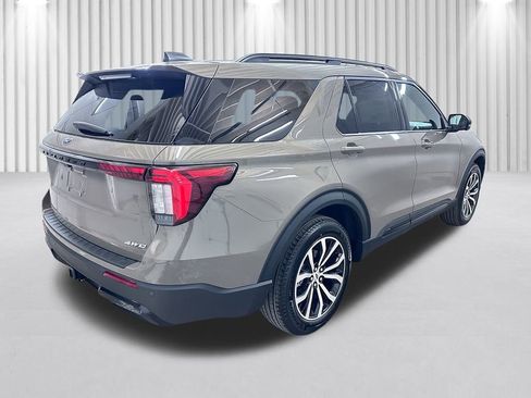 New 2026 Ford Explorer ST-Line image 5