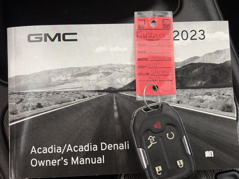 Used 2023 GMC Acadia SLT w/ Elevation Edition AWD/4WD image 42