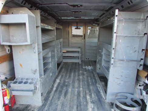 Used 2018 GMC Savana 2500 w/ Driver Convenience Package image 23