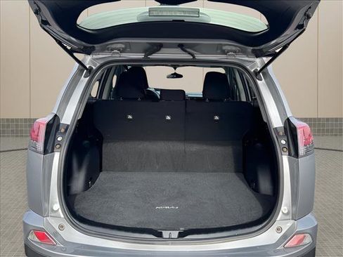 Used 2016 Toyota RAV4 LE image 15