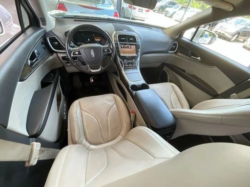 Used 2019 Lincoln Nautilus Reserve w/ Cargo Utility Package FWD image 12