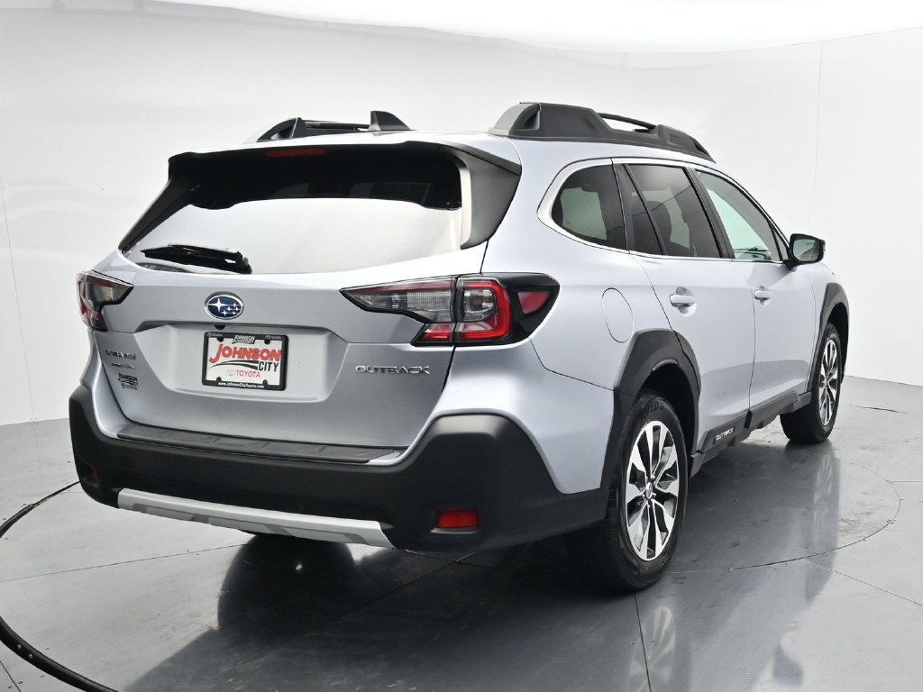 Used 2024 Subaru Outback Limited AWD/4WD image 6