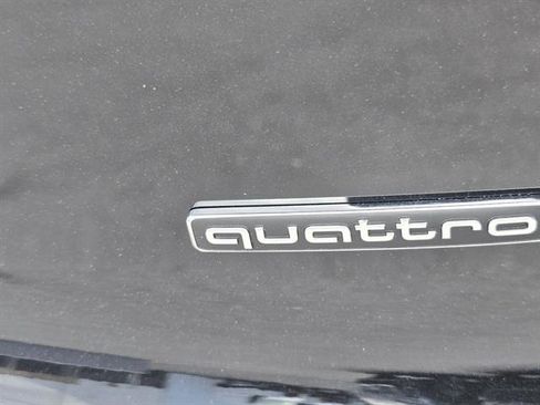 Used 2025 Audi Q5 Premium w/ Convenience Package image 28