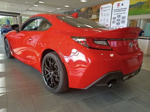 New 2026 Toyota GR86 Premium RWD image 5
