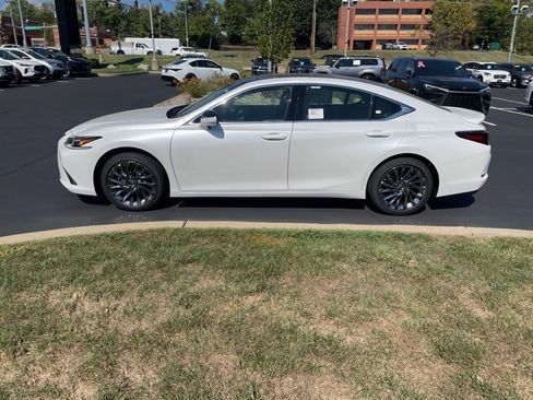 New 2025 Lexus ES 350 Ultra Luxury image 6
