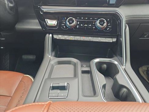 Used 2024 GMC Sierra 2500 Denali Ultimate image 18