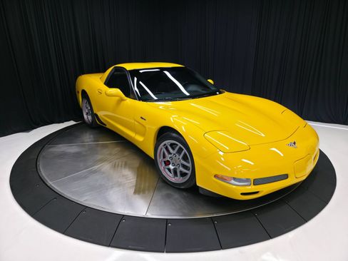 Used 2003 Chevrolet Corvette Z06 w/ Memory Package, 3 Drivers RWD image 56