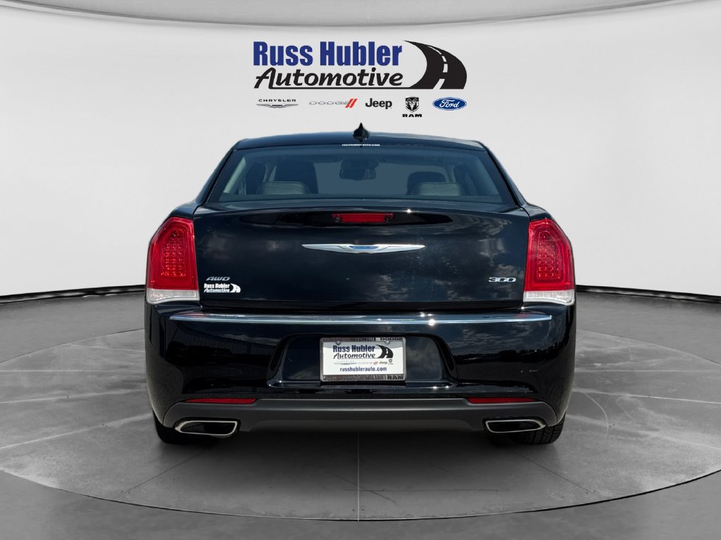 Used 2020 Chrysler 300 Touring L w/ Quick Order Package 22F AWD/4WD image 4