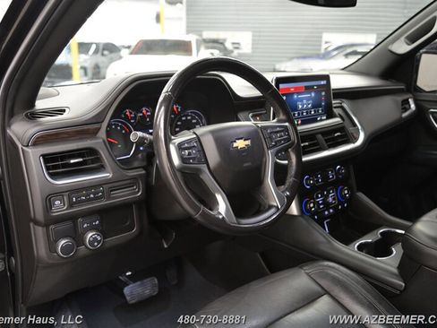 Used 2021 Chevrolet Suburban LT RWD image 15