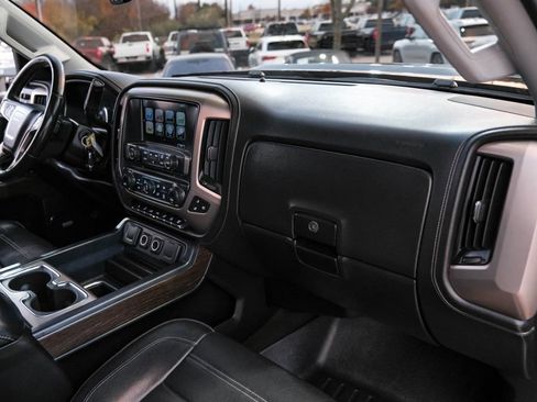 Used 2017 GMC Sierra 2500 Denali w/ Duramax Plus Package image 9