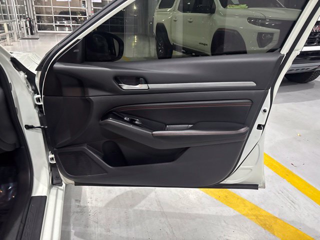 Used 2023 Nissan Altima 2.5 SR FWD image 37