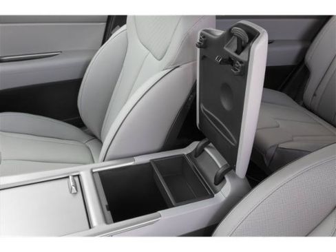 Used 2024 Hyundai Palisade SEL FWD image 17
