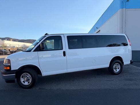 Used 2024 Chevrolet Express 3500 LT w/ LT Preferred Equipment Group RWD image 14