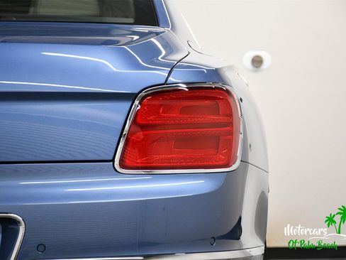 Used 2023 Bentley Flying Spur W12 image 10