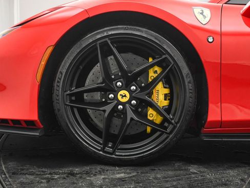 Used 2021 Ferrari F8 Tributo image 32