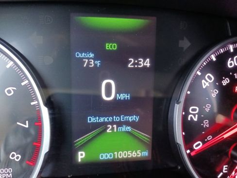 Used 2022 Toyota RAV4 LE FWD image 19
