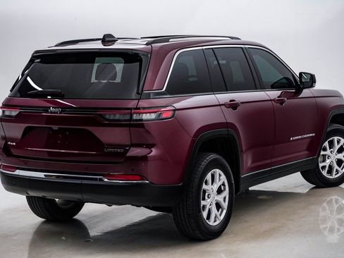 Used 2022 Jeep Grand Cherokee Limited image 11