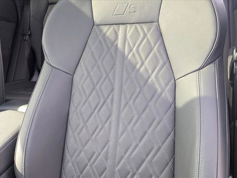 Used 2025 Audi SQ5 Premium Plus image 12