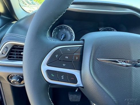 New 2026 Chrysler Pacifica Select FWD image 17