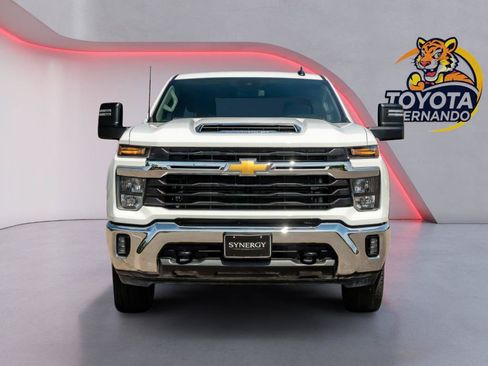 Used 2025 Chevrolet Silverado 2500 LT w/ Convenience Package AWD/4WD image 2