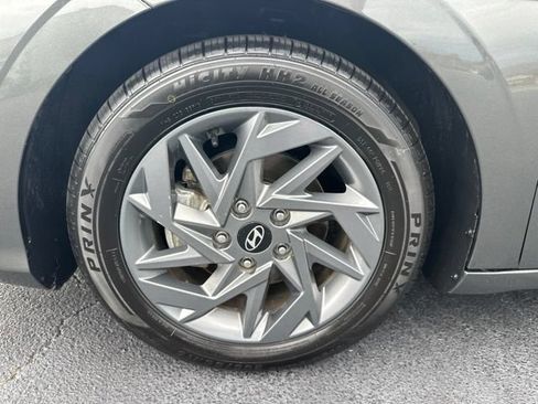 Used 2024 Hyundai Elantra SEL FWD image 34