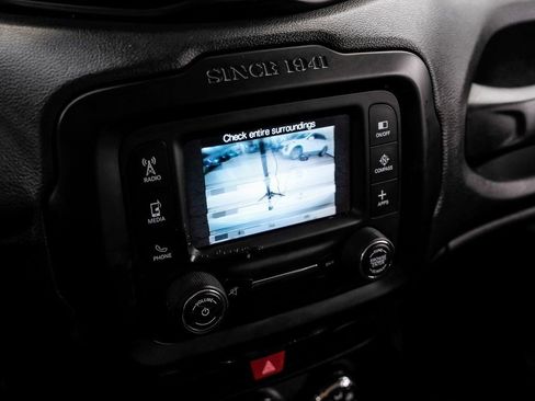 Used 2017 Jeep Renegade Altitude image 32