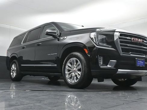 Used 2023 GMC Yukon XL SLT w/ SLT Premium Package AWD/4WD image 38