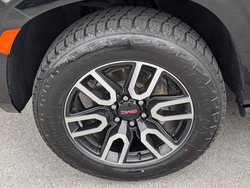 Used 2024 GMC Yukon AT4 w/ AT4 Premium Plus Package image 30