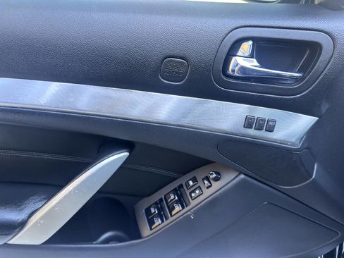 Used 2014 INFINITI Q60 Convertible w/ Premium Package image 35