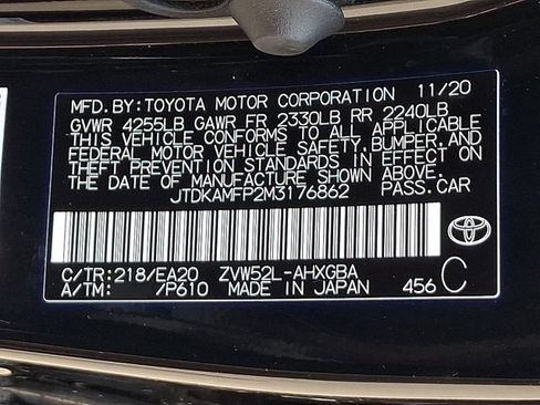 Used 2021 Toyota Prius Prime Limited w/ Carpet Mat Package (TMS) FWD image 30