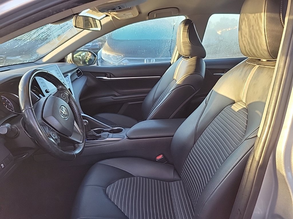 Used 2022 Toyota Camry SE FWD image 6