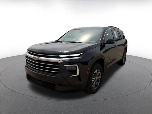Used 2025 Chevrolet Traverse LT FWD image 7