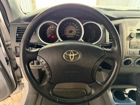 Used 2010 Toyota Tacoma PreRunner RWD image 19