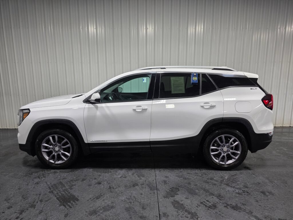 Used 2023 GMC Terrain SLT w/ Infotainment Package II AWD/4WD image 4