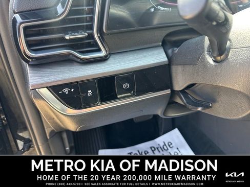 Used 2023 Kia Sportage X-Line AWD/4WD image 11