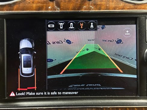 Used 2017 Bentley Bentayga AWD/4WD image 45