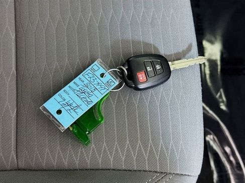 Used 2018 Toyota Tacoma SR5 image 35